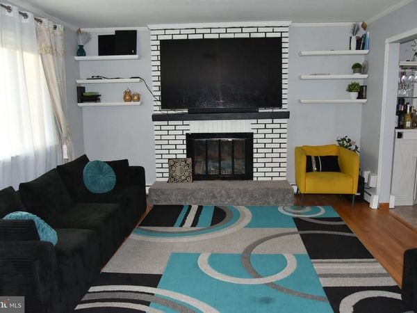 8610 CROOM ROAD, UPPER MARLBORO, MD 20772