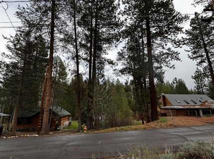 1360 Chinquapin Drive, South Lake Tahoe, CA 96150 Photo