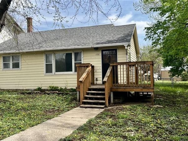 1132 Oak Street, Perry, KS 66073