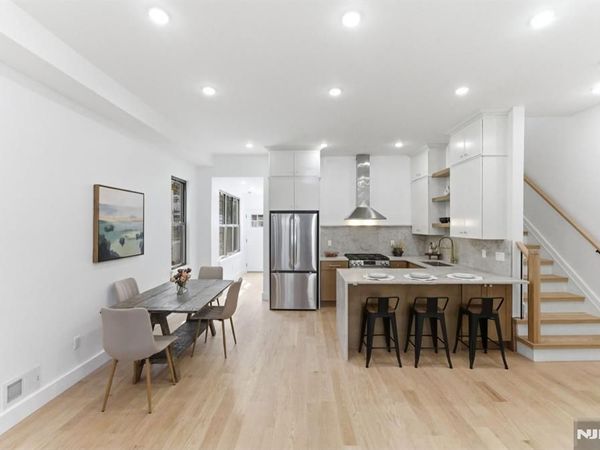 113 Oak Street, JERSEY CITY, NJ 07304