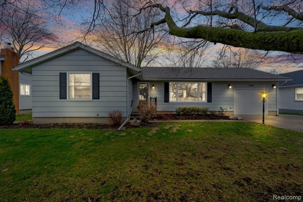 1918 Vine Street Vine Street, Saint Clair, MI 48079 Main Photo