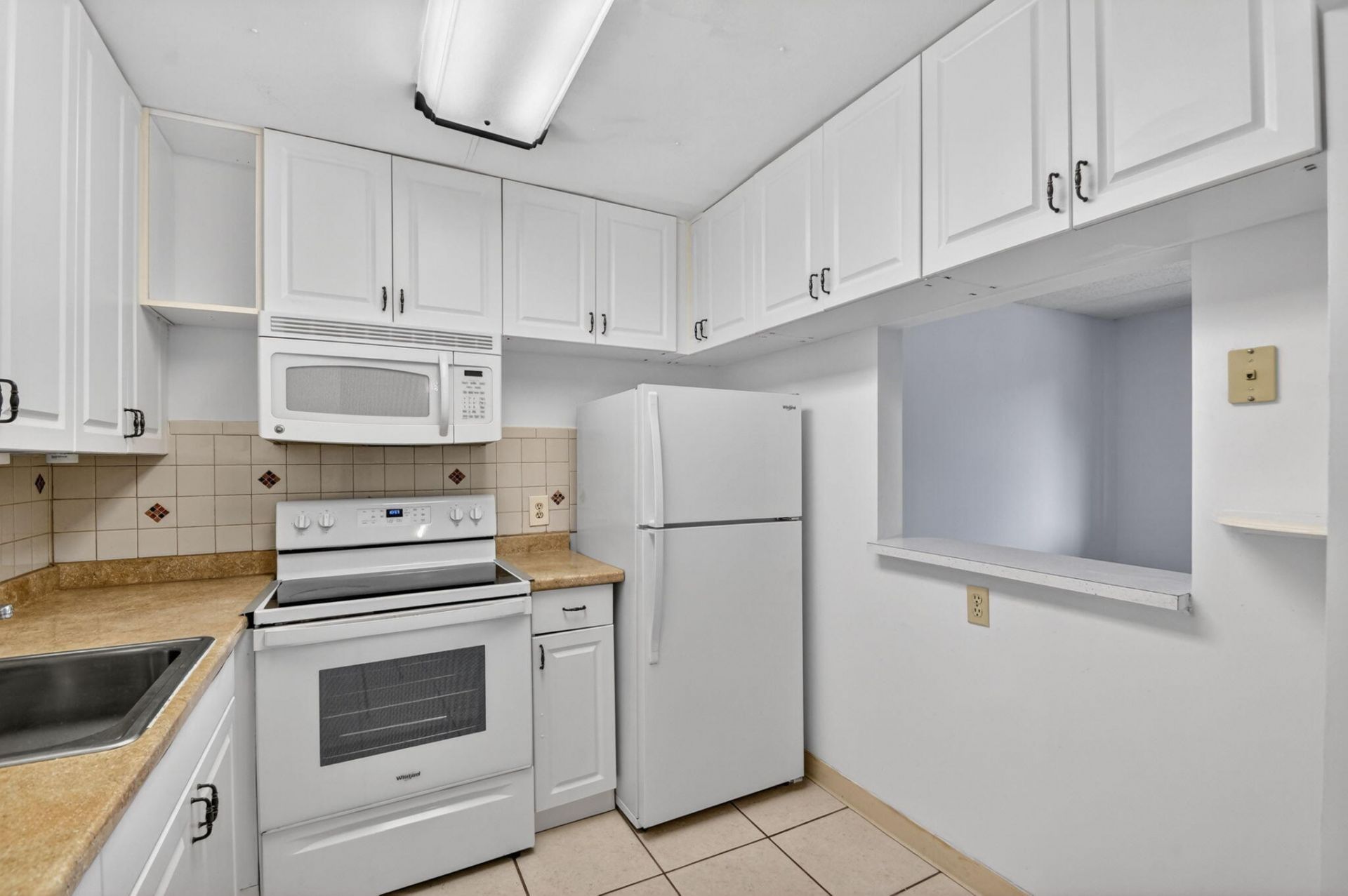 3300 Springdale Boulevard, Unit 208, Palm Springs, FL 33461 Photo