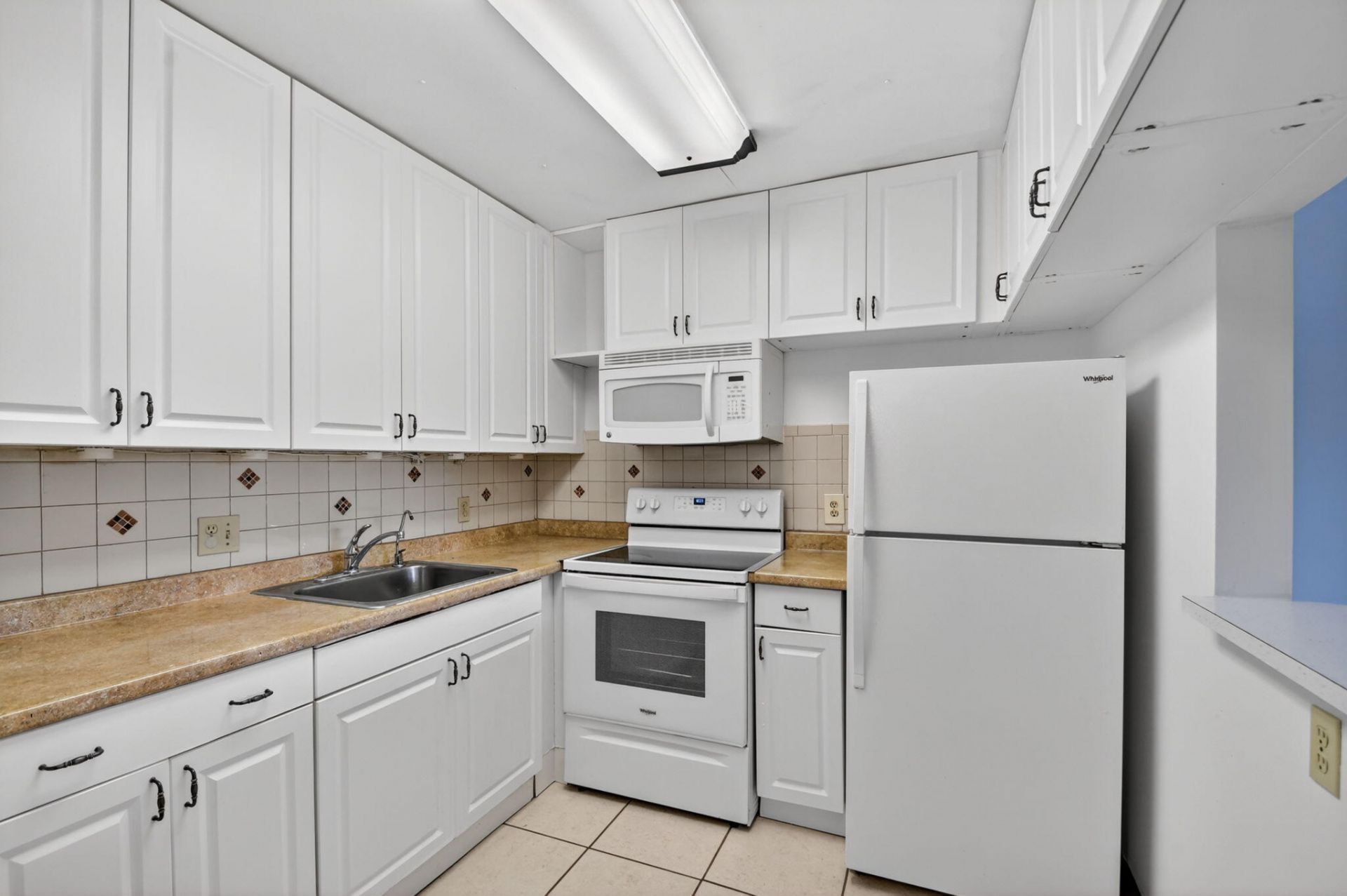 3300 Springdale Boulevard, Unit 208, Palm Springs, FL 33461 Photo