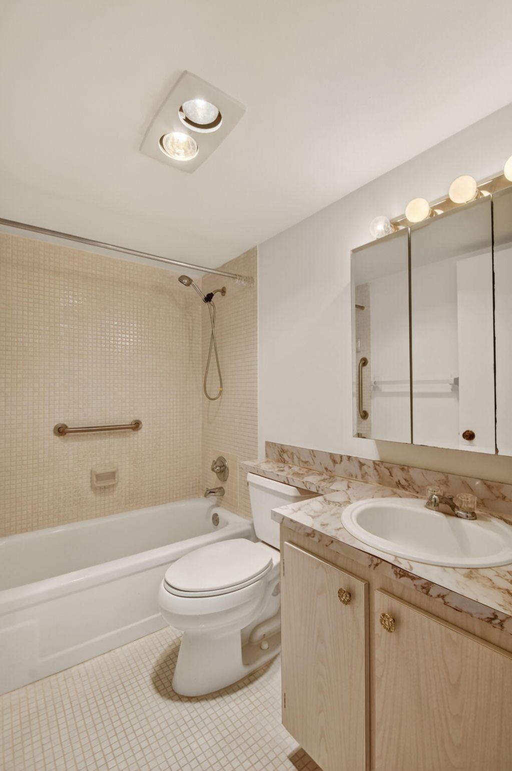 3300 Springdale Boulevard, Unit 208, Palm Springs, FL 33461 Photo