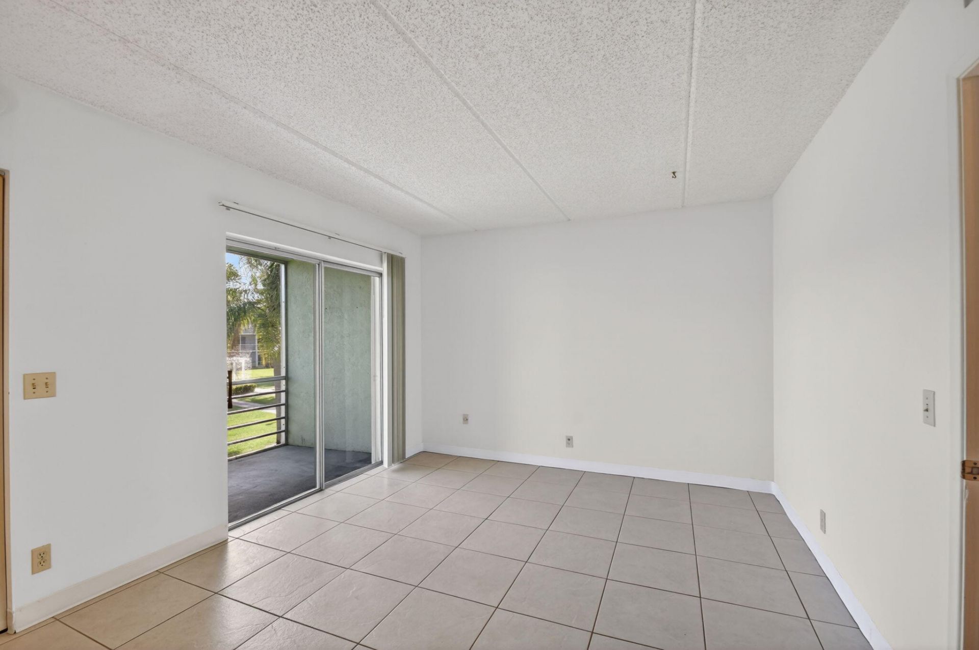 3300 Springdale Boulevard, Unit 208, Palm Springs, FL 33461 Photo