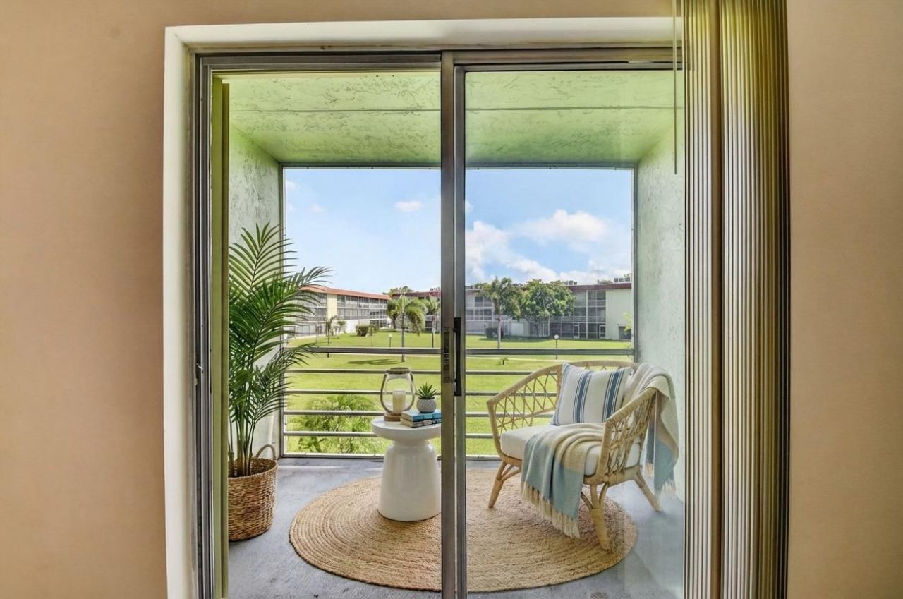 3300 Springdale Boulevard, Unit 208, Palm Springs, FL 33461 Photo