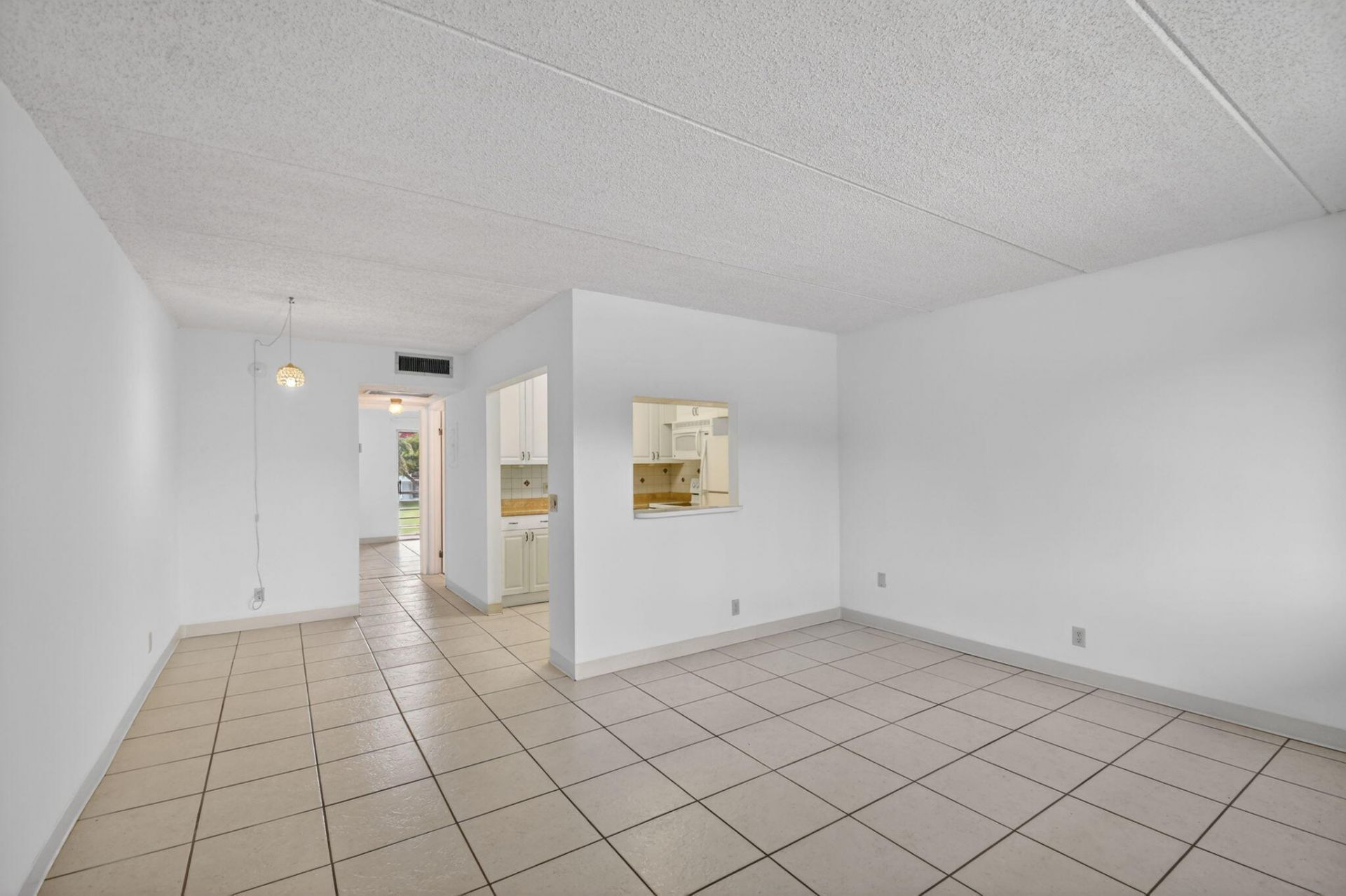 3300 Springdale Boulevard, Unit 208, Palm Springs, FL 33461 Photo