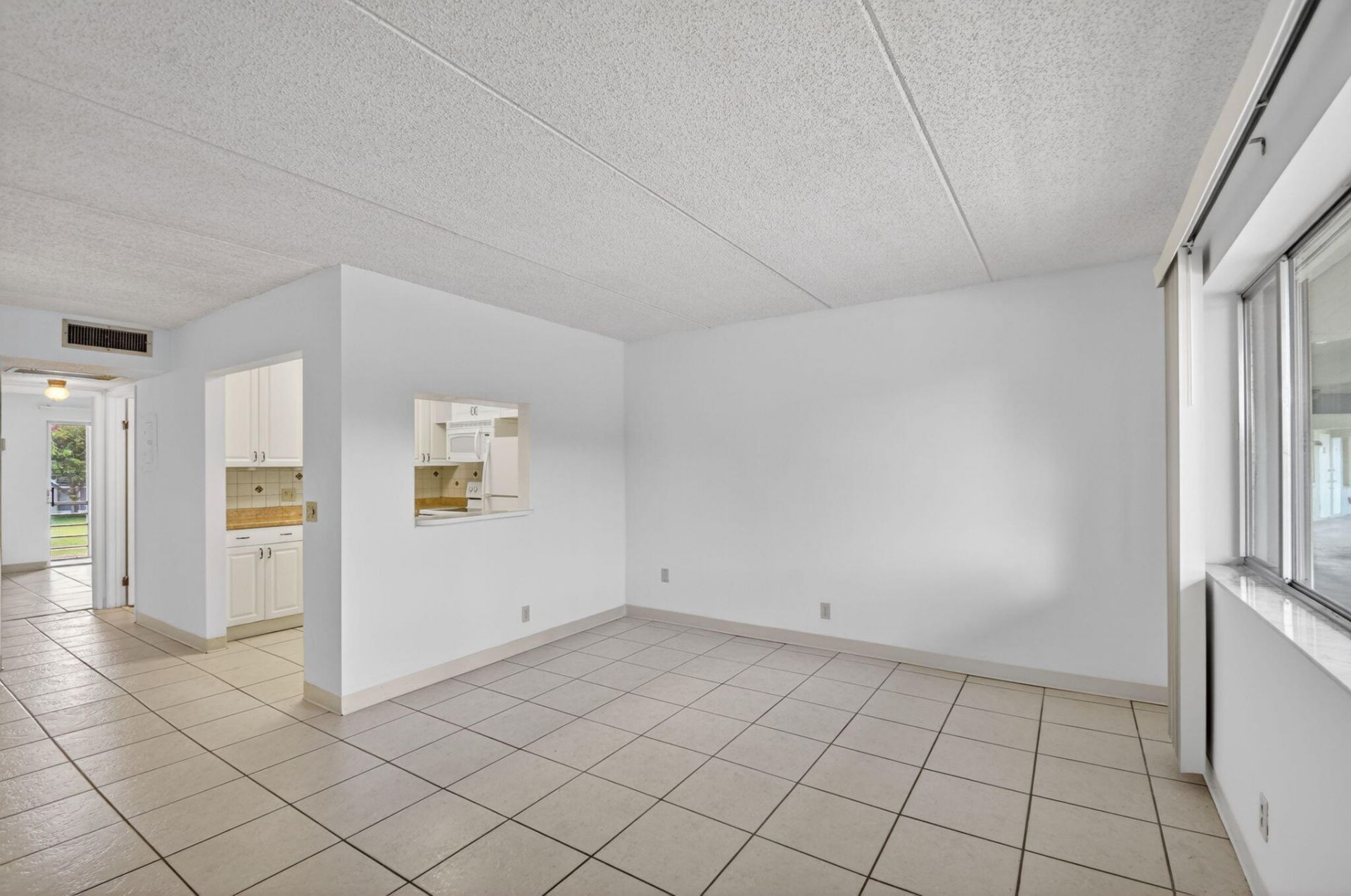 3300 Springdale Boulevard, Unit 208, Palm Springs, FL 33461 Photo