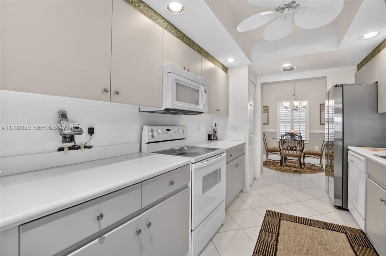 5938 Crystal Shores Dr, Unit 301, Boynton Beach, FL 33437 Photo