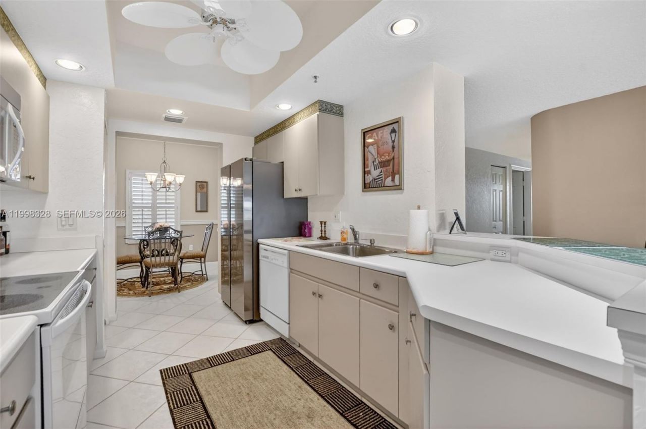 5938 Crystal Shores Dr, Unit 301, Boynton Beach, FL 33437 Photo