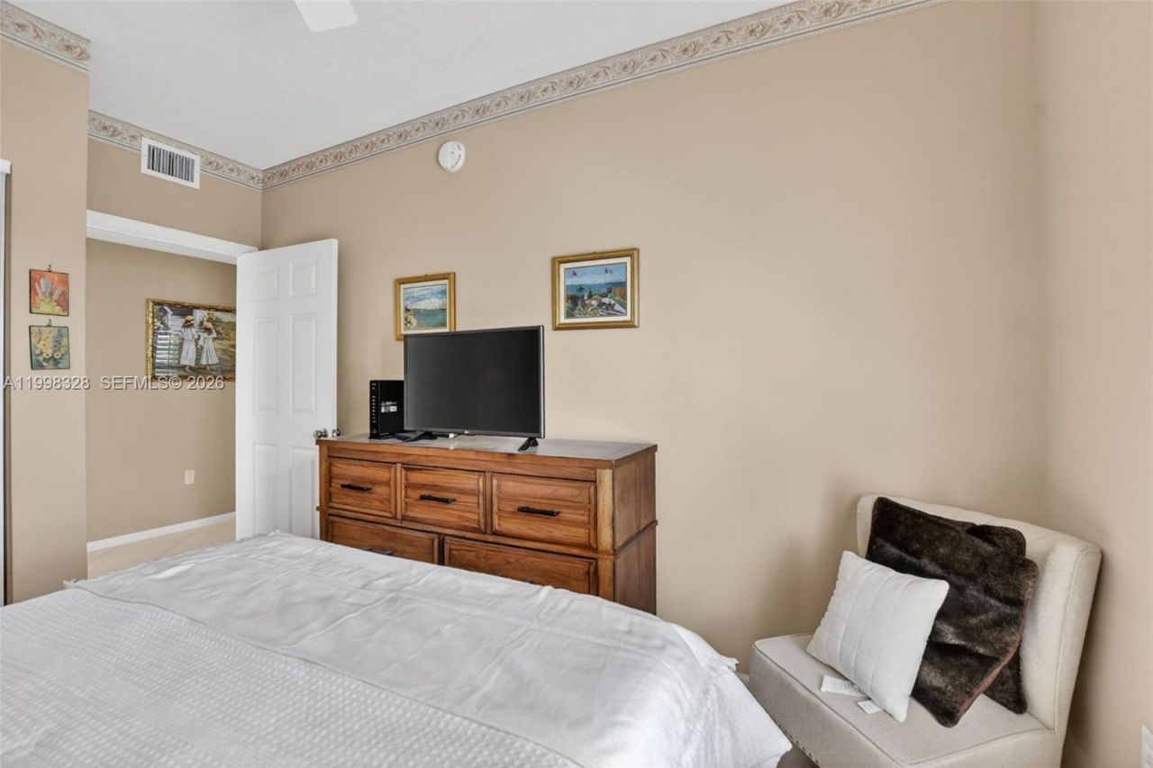 5938 Crystal Shores Dr, Unit 301, Boynton Beach, FL 33437 Photo