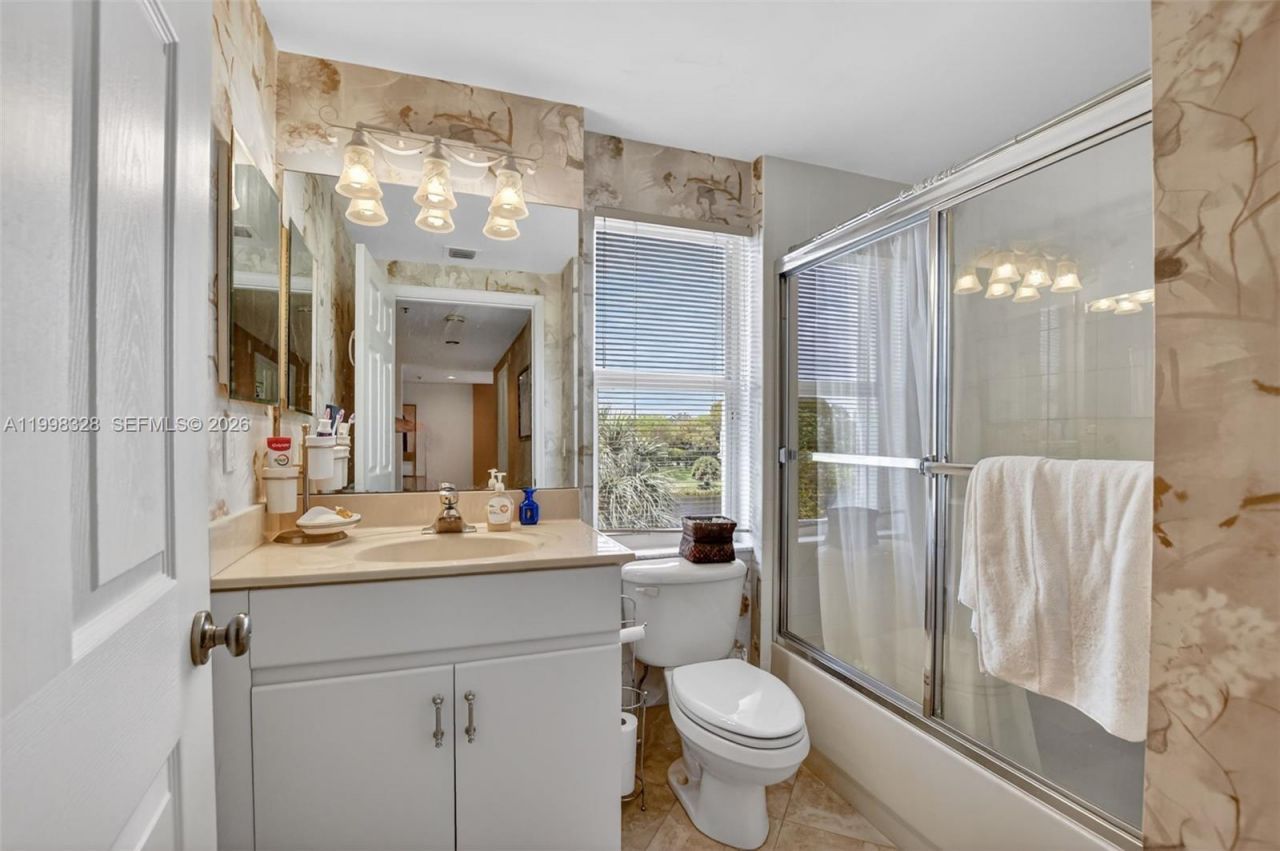 5938 Crystal Shores Dr, Unit 301, Boynton Beach, FL 33437 Photo