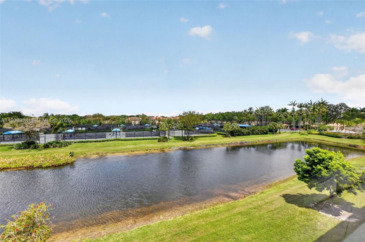 5938 Crystal Shores Dr, Unit 301, Boynton Beach, FL 33437 Photo