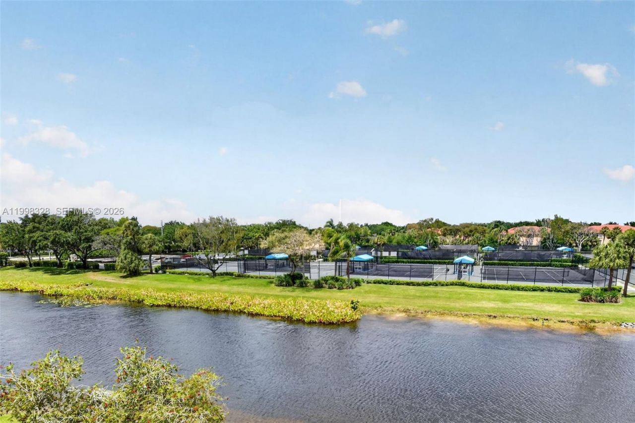 5938 Crystal Shores Dr, Unit 301, Boynton Beach, FL 33437 Photo