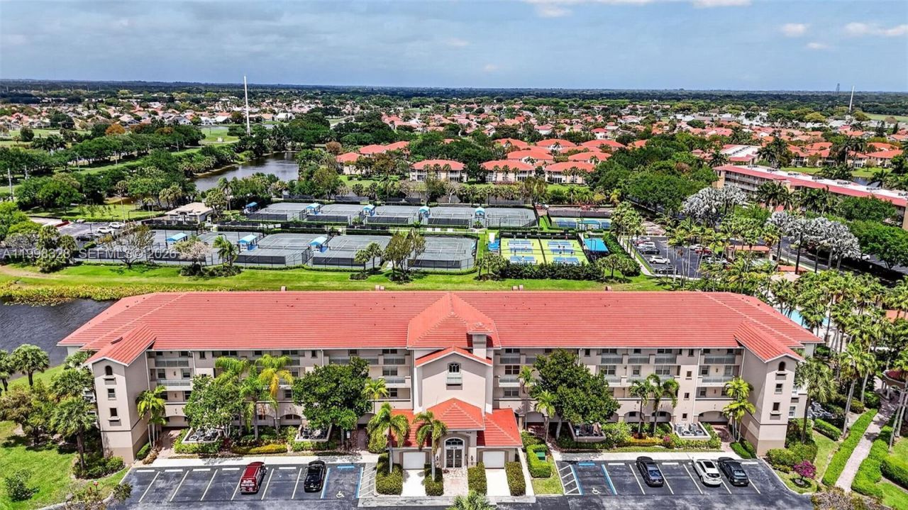 5938 Crystal Shores Dr, Unit 301, Boynton Beach, FL 33437 Photo