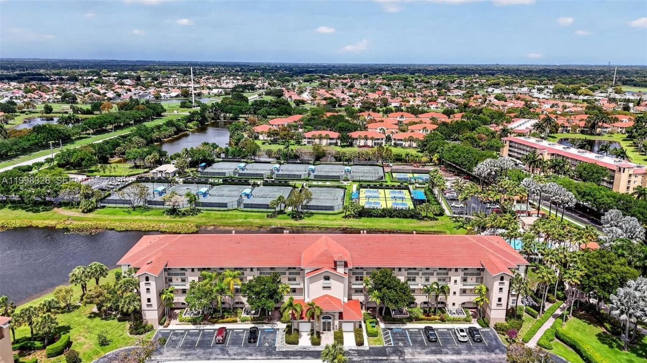 5938 Crystal Shores Dr, Unit 301, Boynton Beach, FL 33437 Photo
