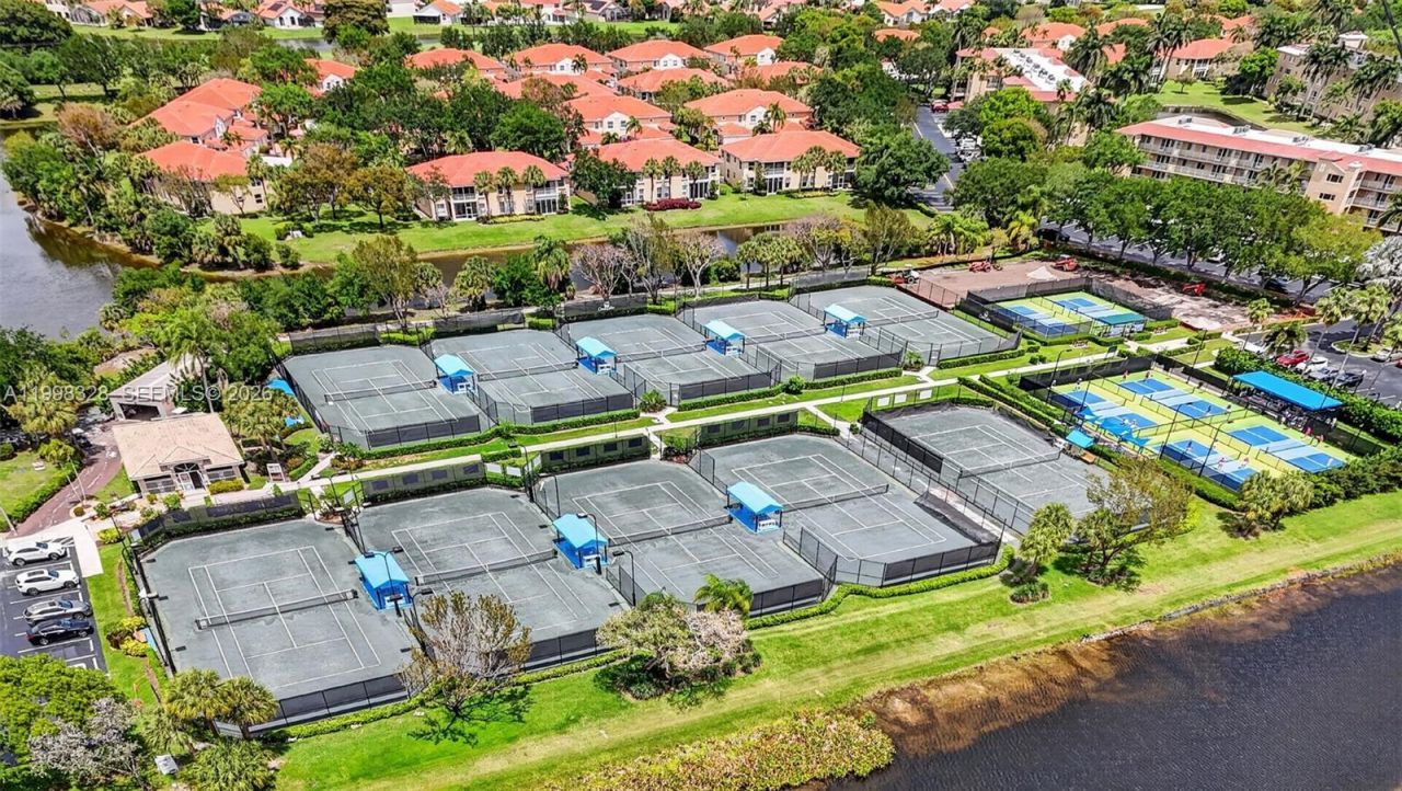 5938 Crystal Shores Dr, Unit 301, Boynton Beach, FL 33437 Photo