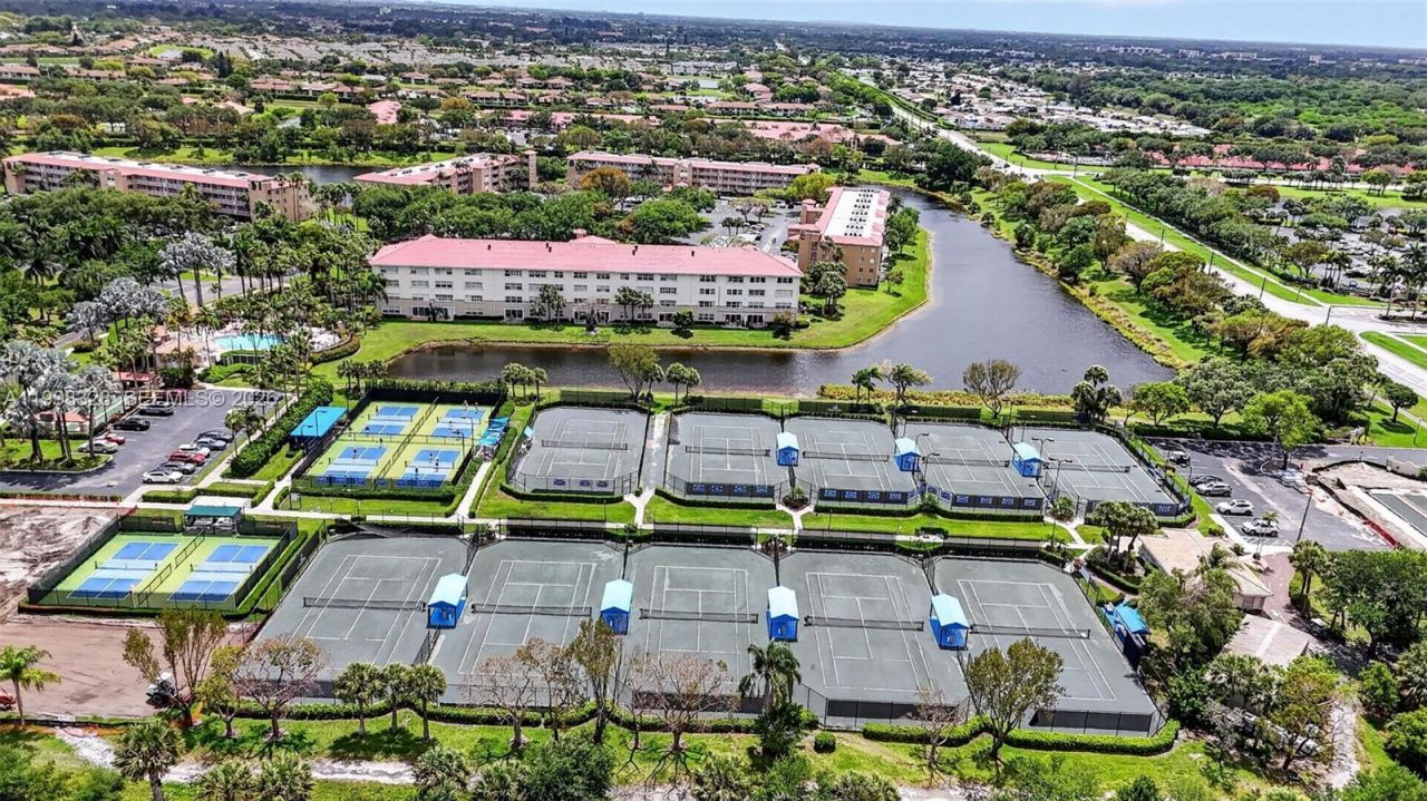 5938 Crystal Shores Dr, Unit 301, Boynton Beach, FL 33437 Photo