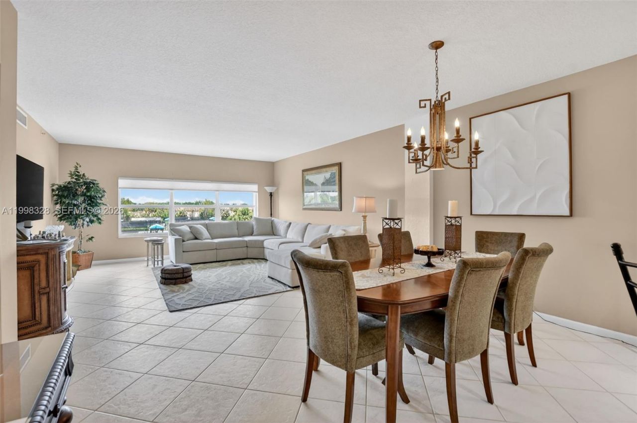 5938 Crystal Shores Dr, Unit 301, Boynton Beach, FL 33437 Photo