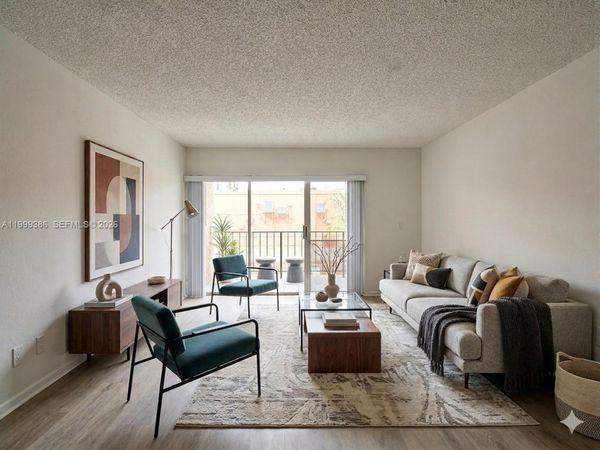 1900 W 68th St , Unit B203, Hialeah, FL 33014