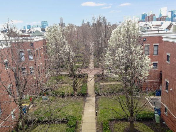 814 W 15th Place, Chicago, IL 60608