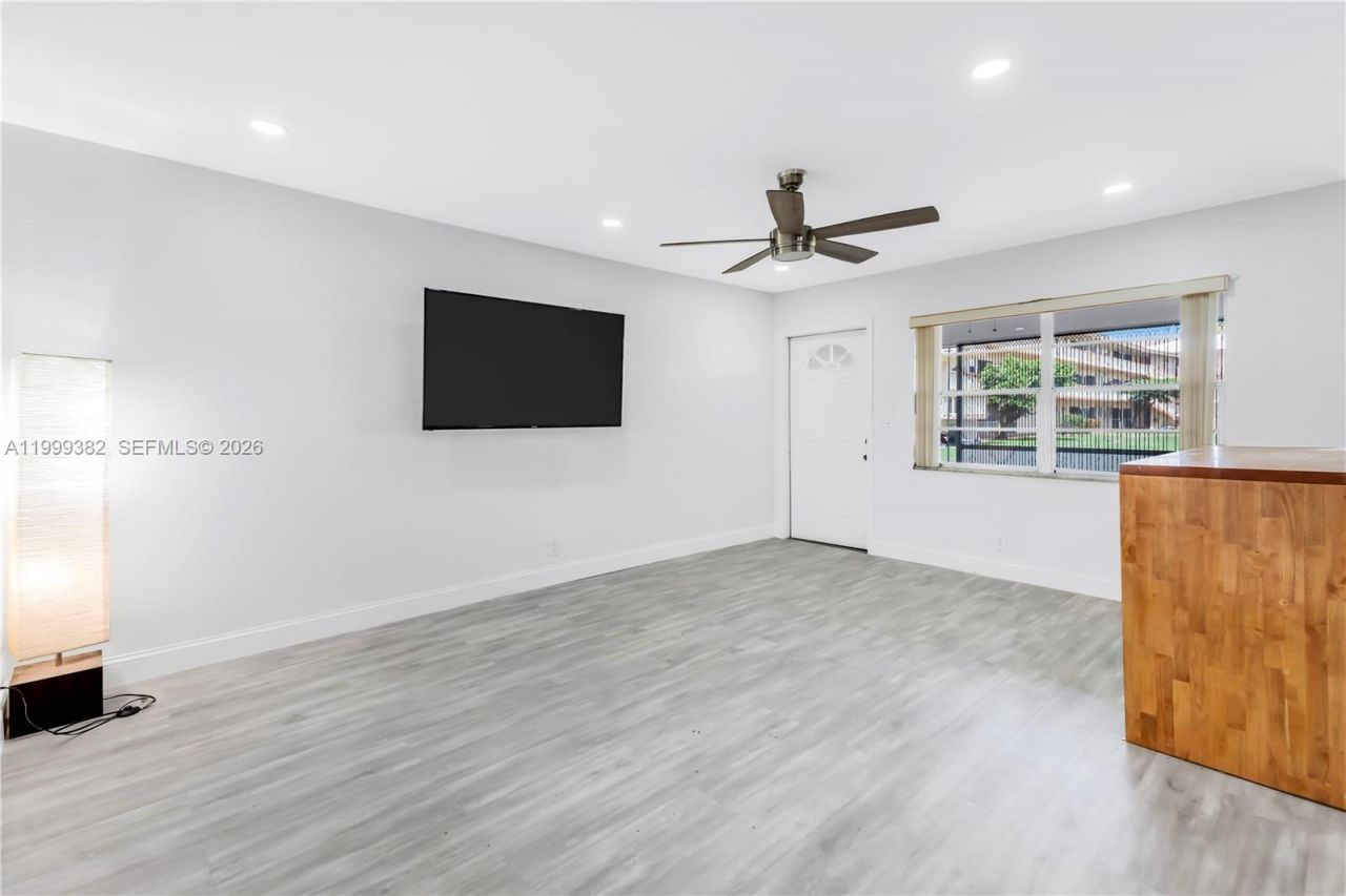 5300 Washington St, Unit A137, Hollywood, FL 33021 Photo