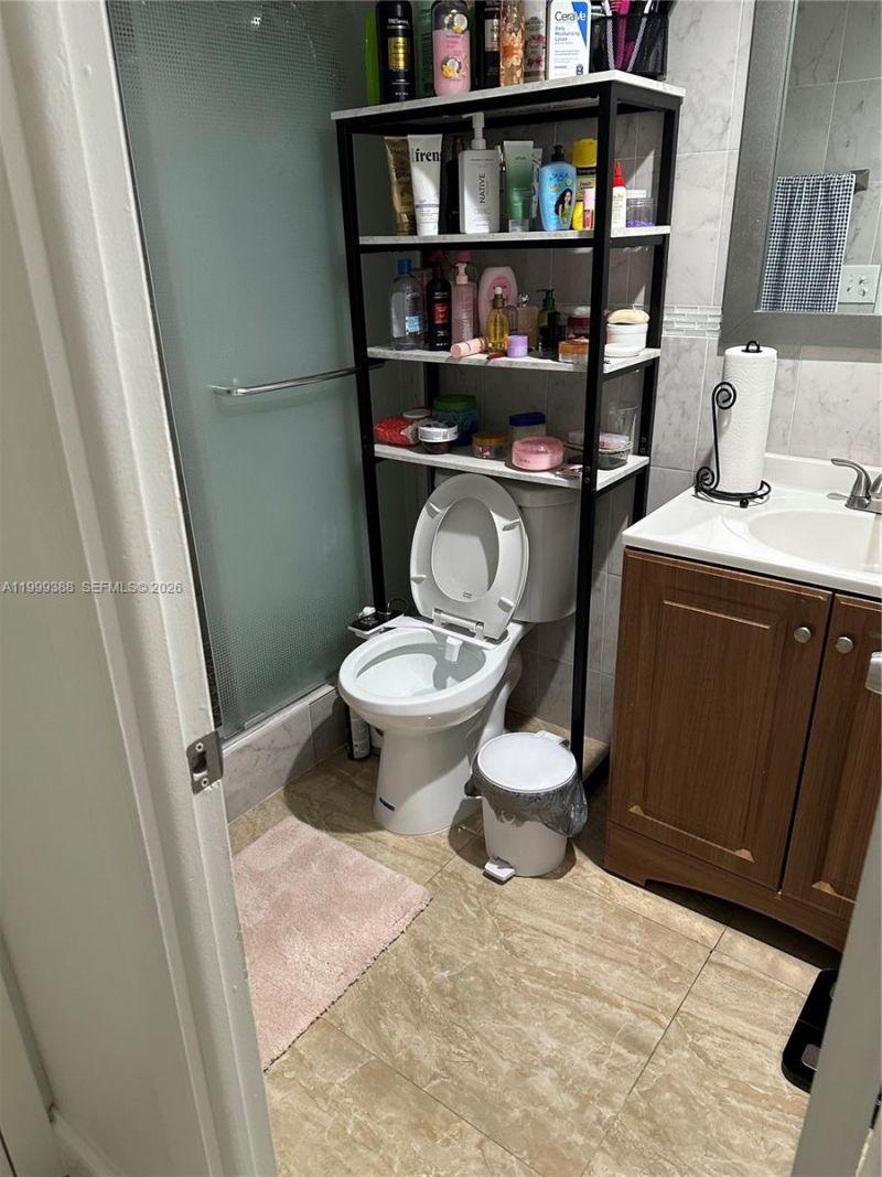 8021 N Sunrise Lakes Dr, Unit 101, Sunrise, FL 33322 Photo