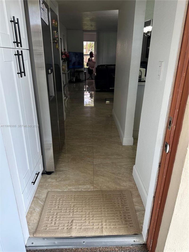 8021 N Sunrise Lakes Dr, Unit 101, Sunrise, FL 33322 Photo