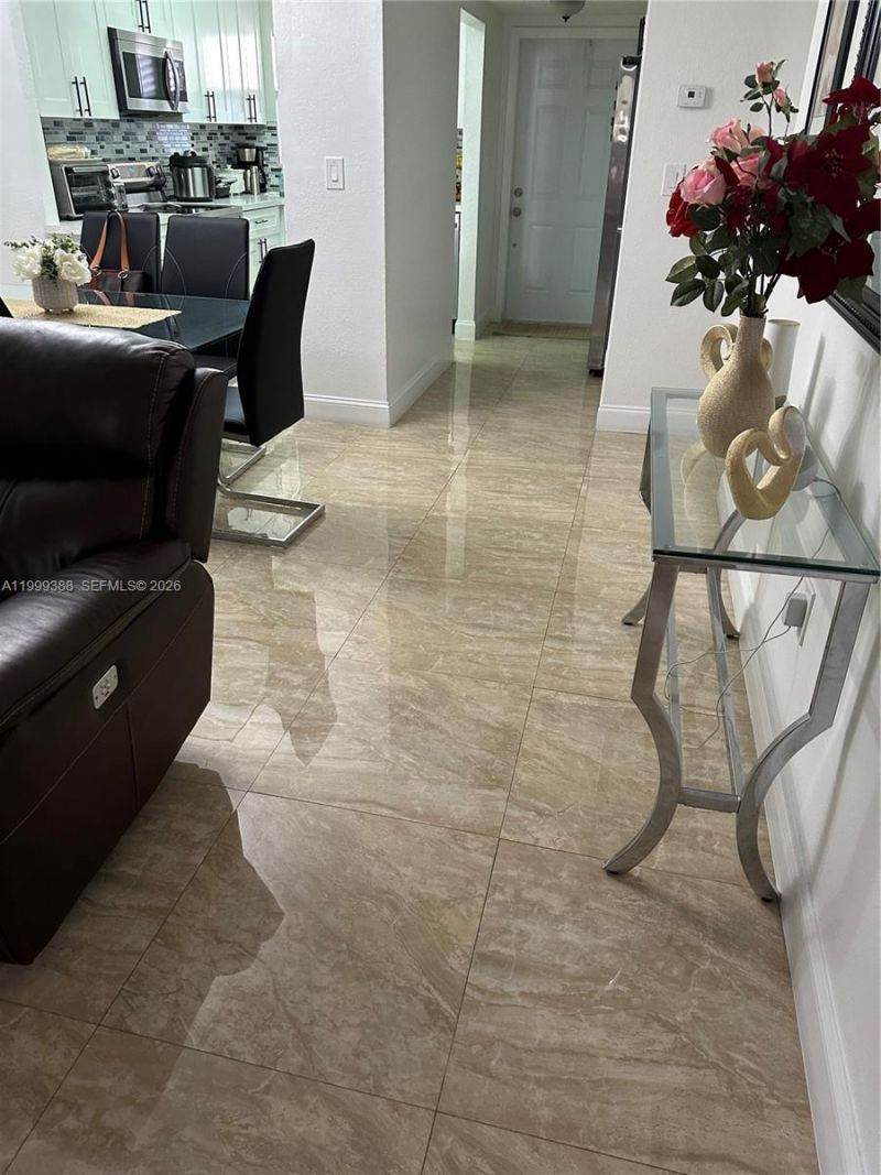 8021 N Sunrise Lakes Dr, Unit 101, Sunrise, FL 33322 Photo