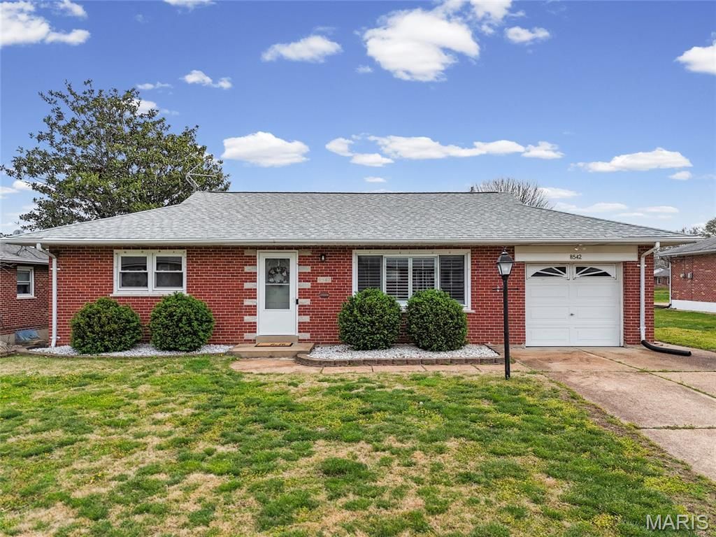 8542 Craighill Drive , Saint Louis, MO 63123 Main Photo