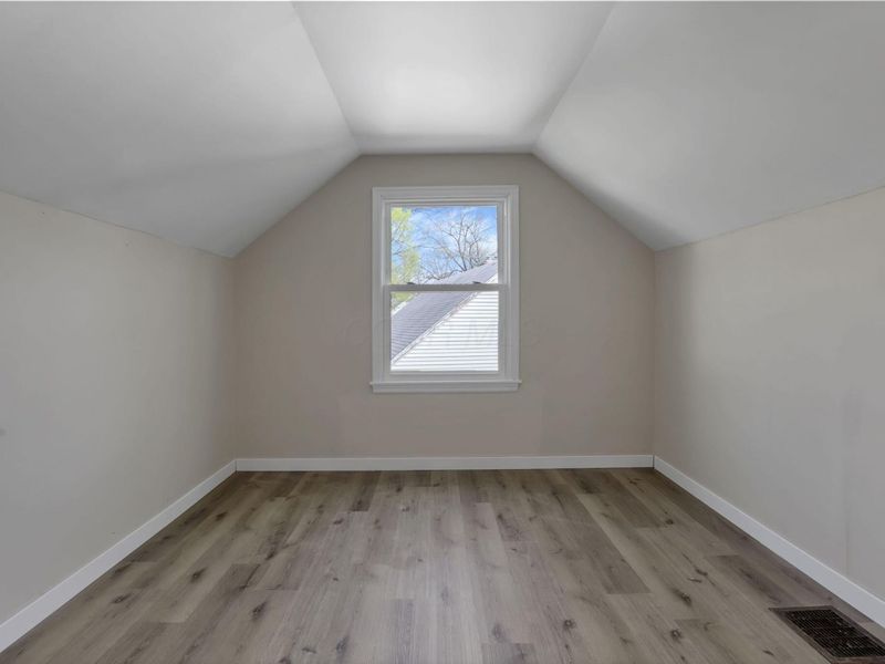 406 Beechtree Road, Whitehall, OH 43213 Photo 25