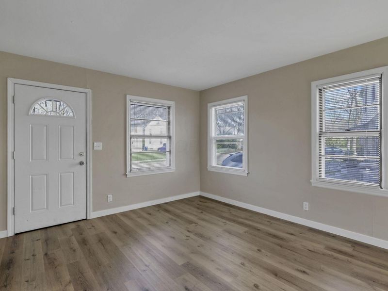 406 Beechtree Road, Whitehall, OH 43213 Photo 8