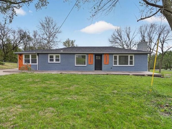 6807 Sycamore Avenue, Kansas City, MO 64133