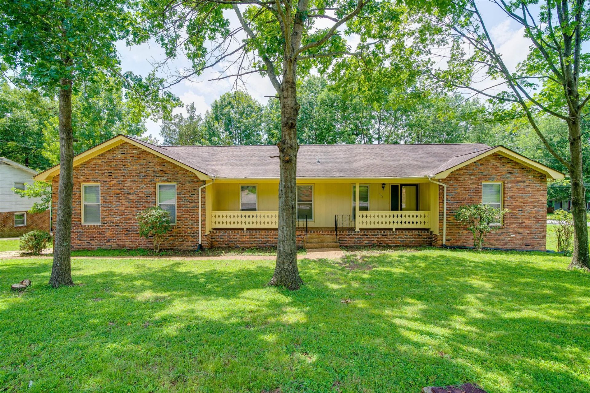 545 Castlegate Dr, Nashville, TN 37217 Main Photo