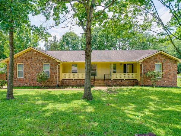 545 Castlegate Dr, Nashville, TN 37217
