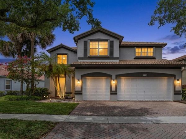 4207 W Whitewater Ave , Weston, FL 33332