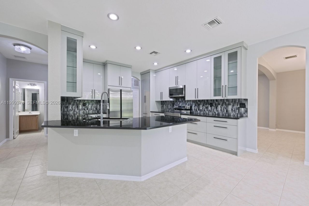 4207 W Whitewater Ave , Weston, FL 33332 Photo