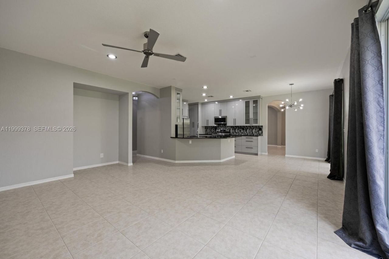 4207 W Whitewater Ave , Weston, FL 33332 Photo