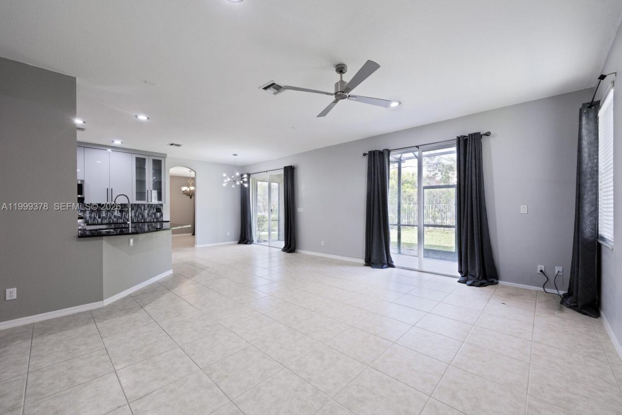 4207 W Whitewater Ave , Weston, FL 33332 Photo