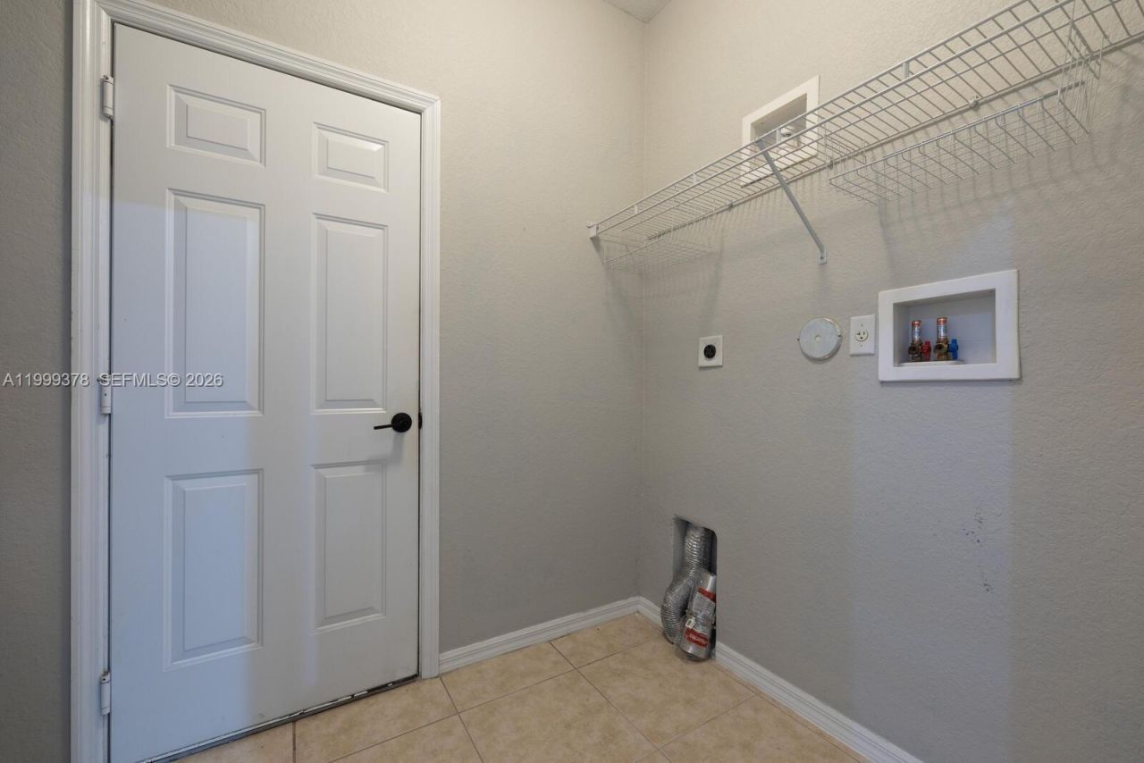 4207 W Whitewater Ave , Weston, FL 33332 Photo