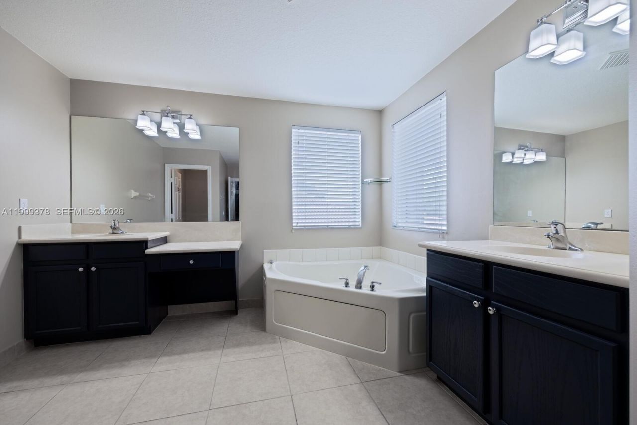 4207 W Whitewater Ave , Weston, FL 33332 Photo