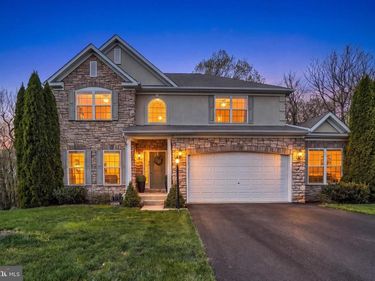 1015 NUGENT WAY, YORK, PA 17402