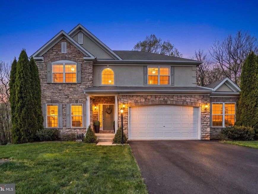 1015 Nugent Way, York, PA 17402 Main Photo