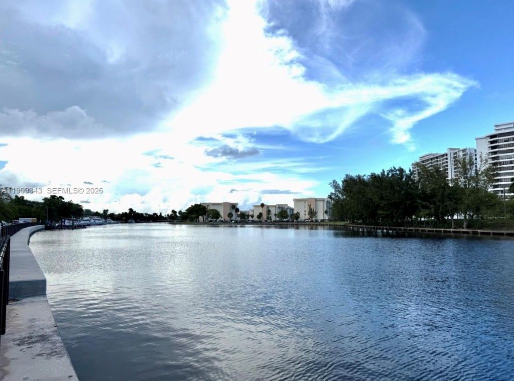 300 Diplomat Pkwy, Unit 505, Hallandale Beach, FL 33009 Photo