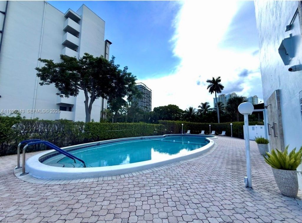 300 Diplomat Pkwy, Unit 505, Hallandale Beach, FL 33009 Photo