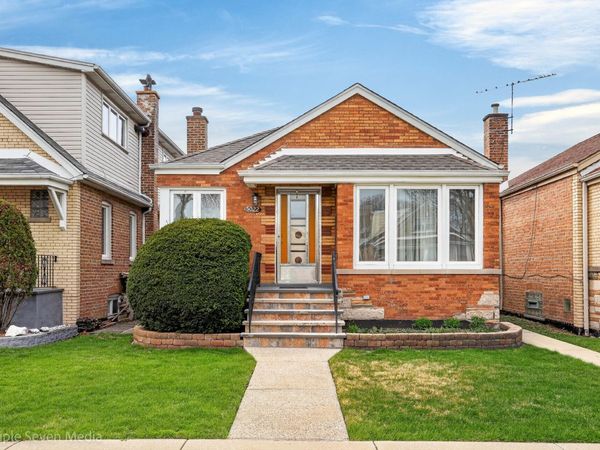 5022 S Leclaire Avenue , Chicago, IL 60638
