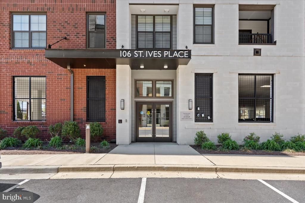 106 St. Ives Pl., Unit 201, Oxon Hill, MD 20745 Main Photo