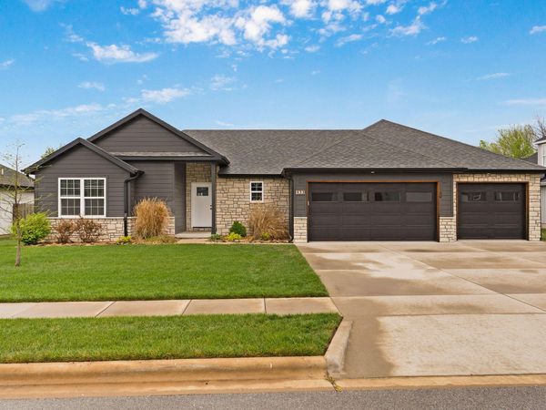 833 W Charlotte Street, Republic, MO 65738