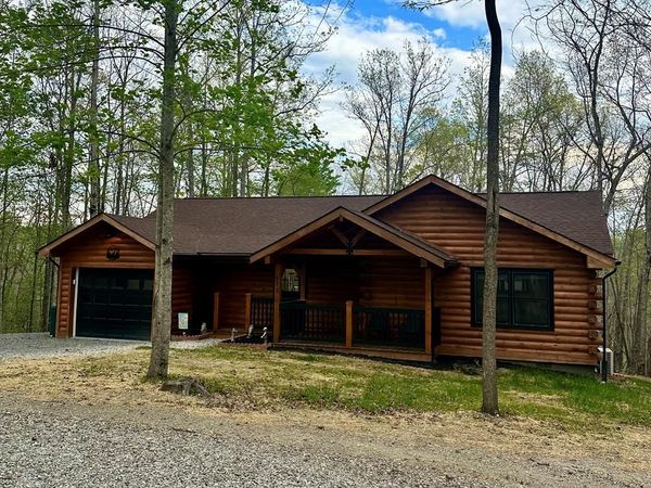 673 Arrowhead Ln, Moss, TN 38575
