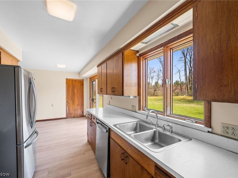 8583 Sherman Road, Chesterland, OH 44026 Photo 9